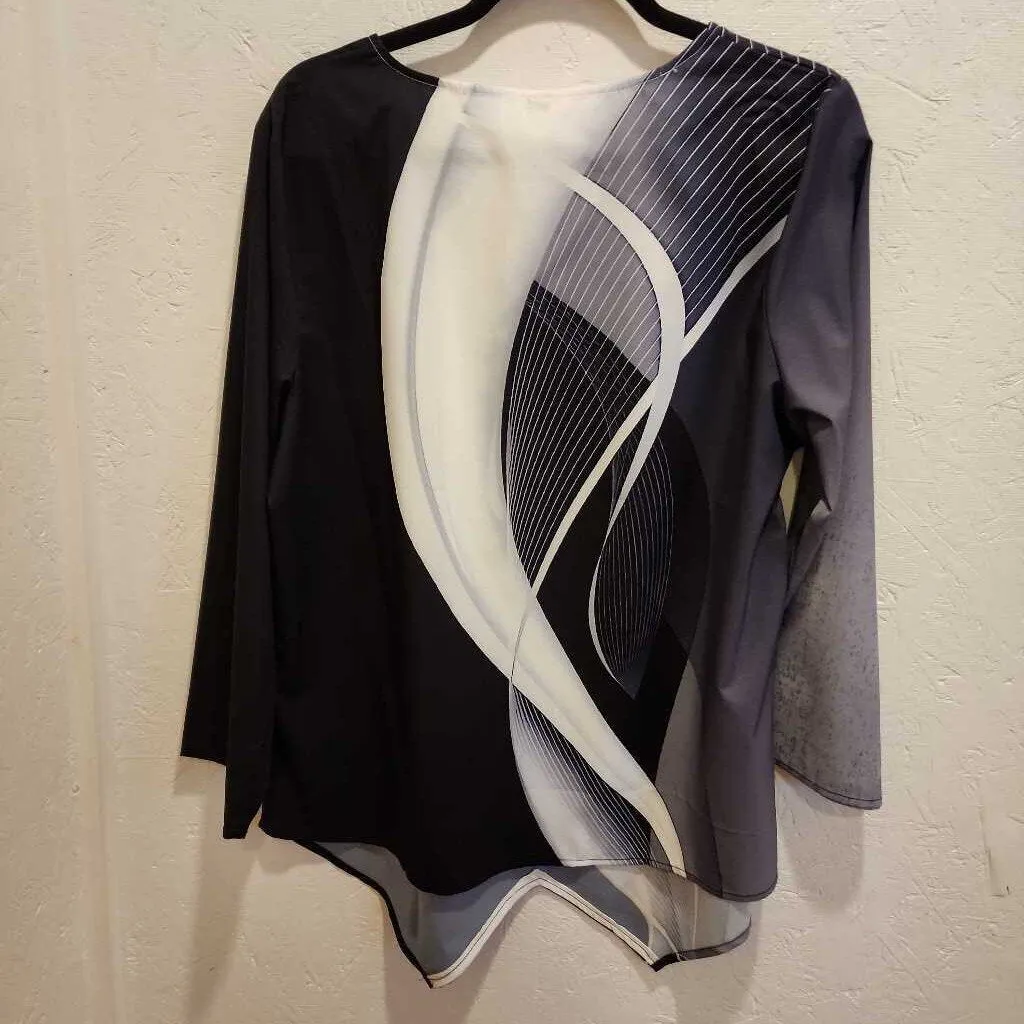 NWT Silky Top w/ Abstract Design Size XL