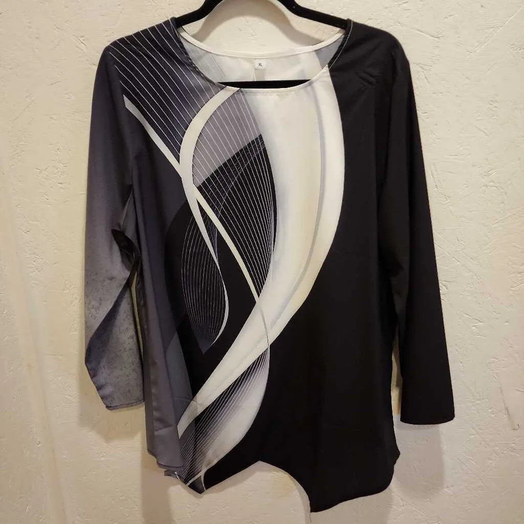 NWT Silky Top w/ Abstract Design Size XL