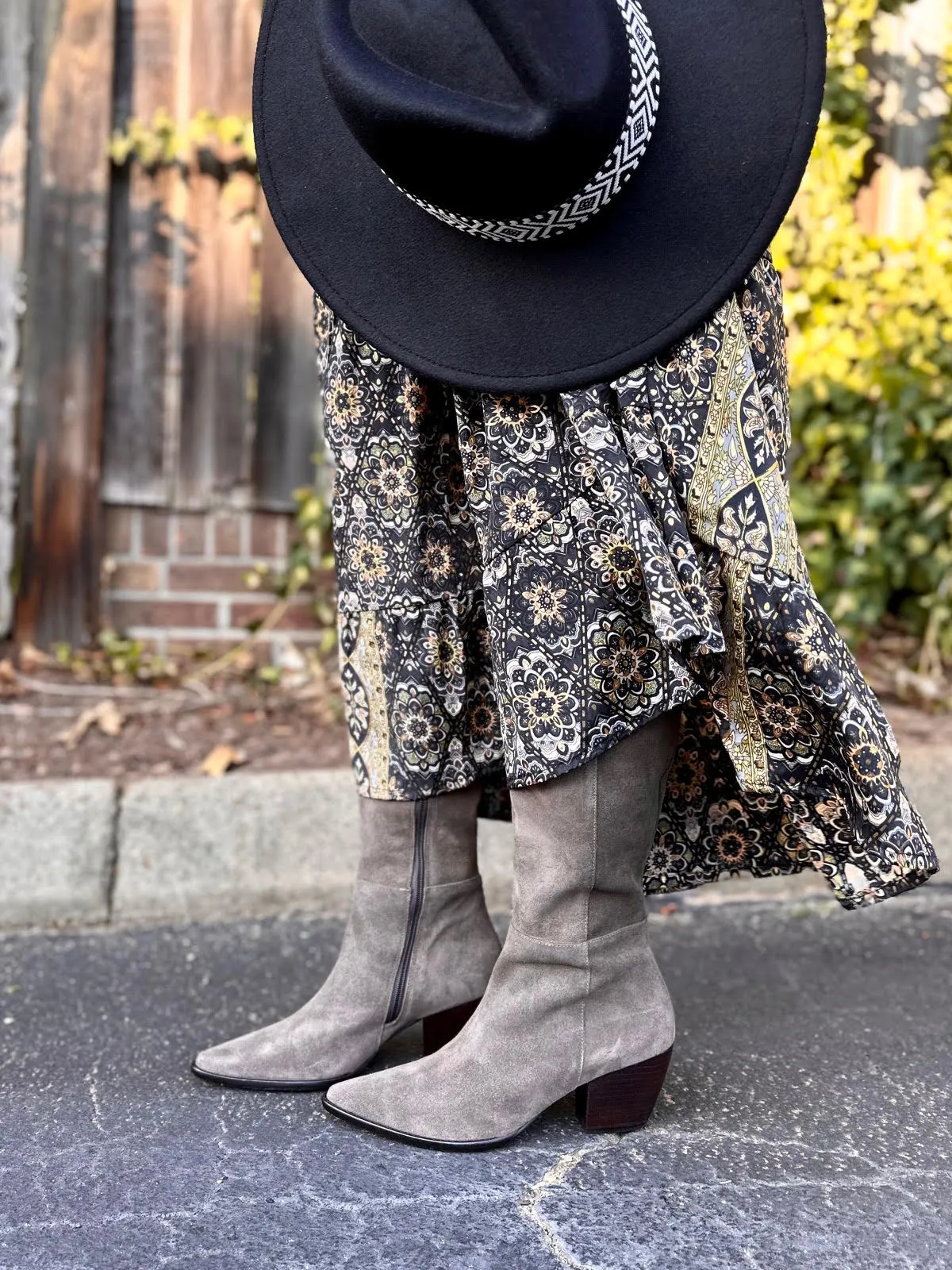 Rhombus Pattern Band Hat in black