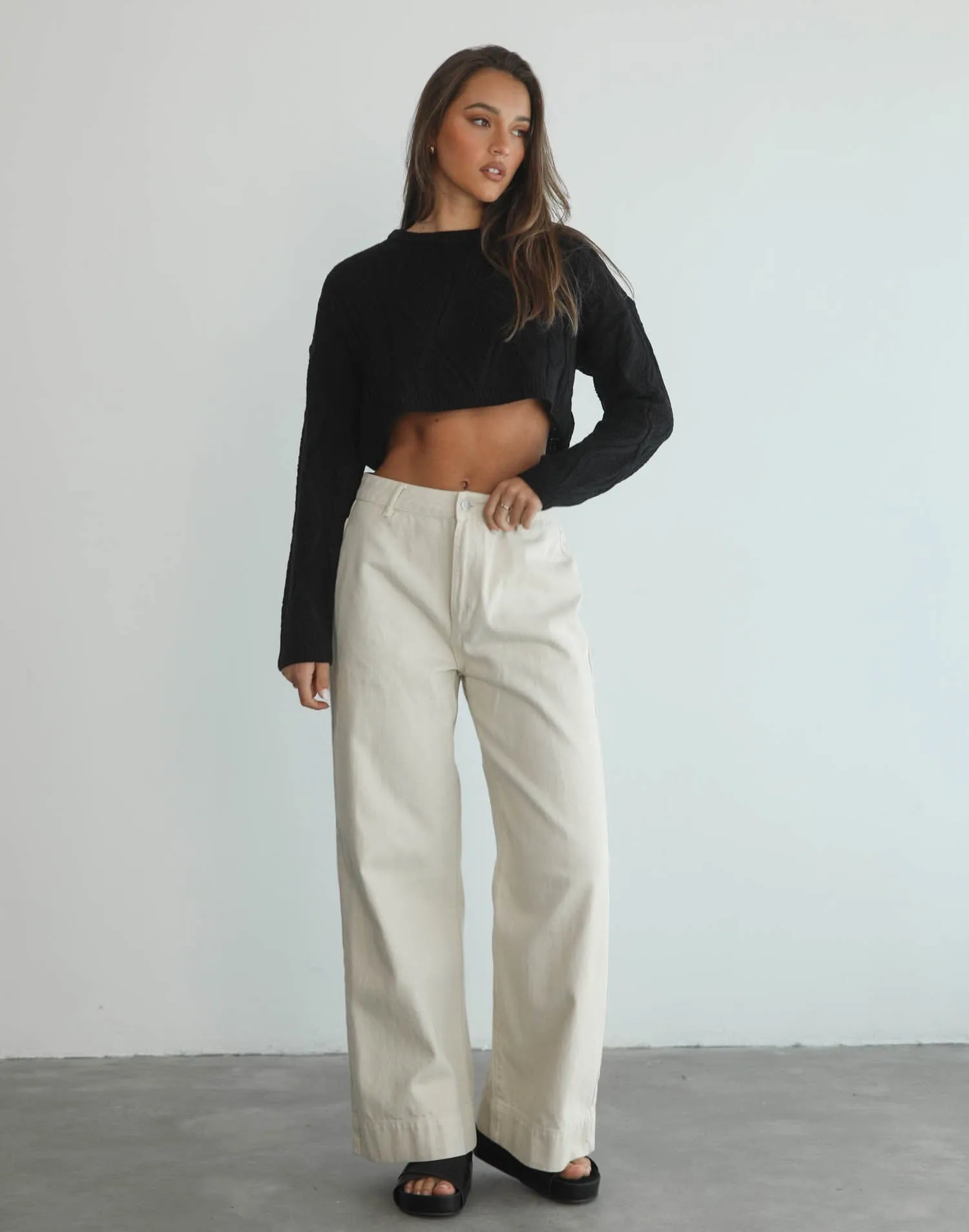 Stanton Cropped Jumper (Black)